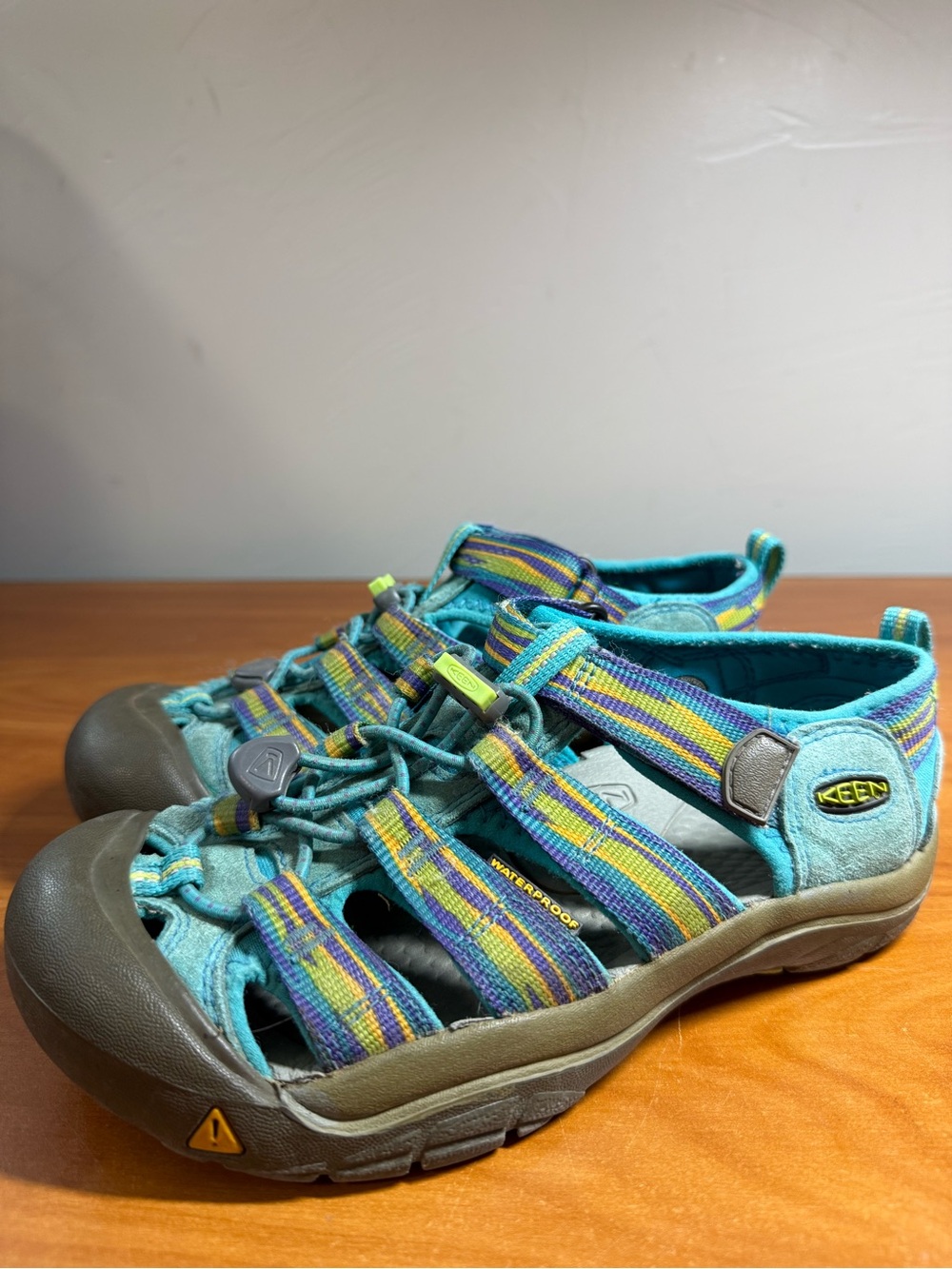 Keen Newport H2 Big Kids Sandals Water Shoes Strappy Closed Toe Bungee Blue 3